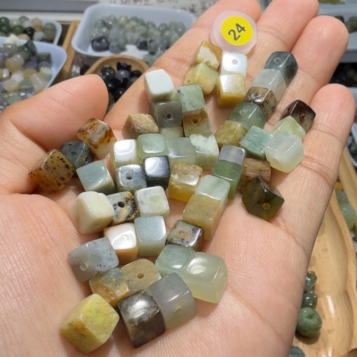 和田玉未镶嵌珠宝半成品