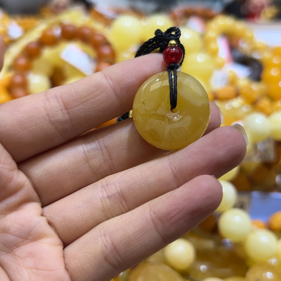 未镶嵌琥珀珠宝奇石