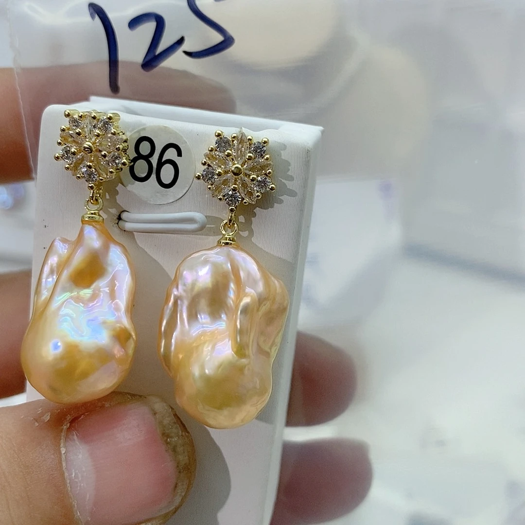 淡水珍珠颈饰合金