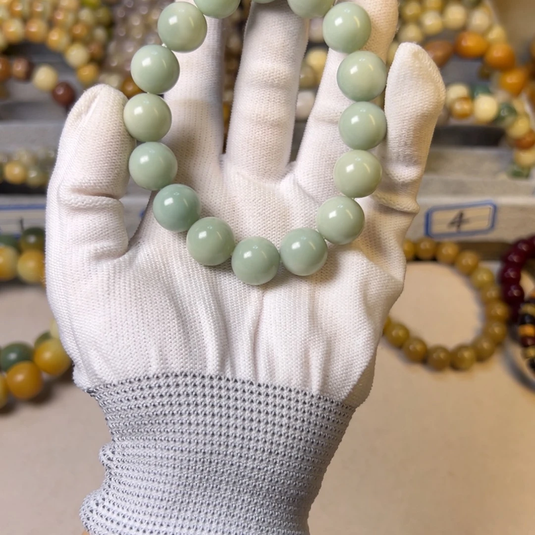 菩提根/象牙果手串奶绿卡13.7