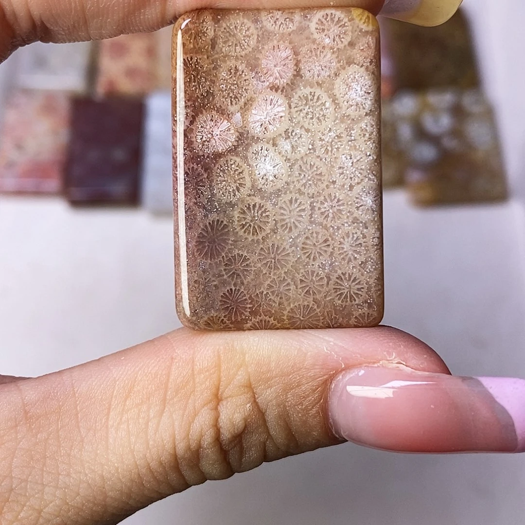 硅化玉颈饰合金恰*