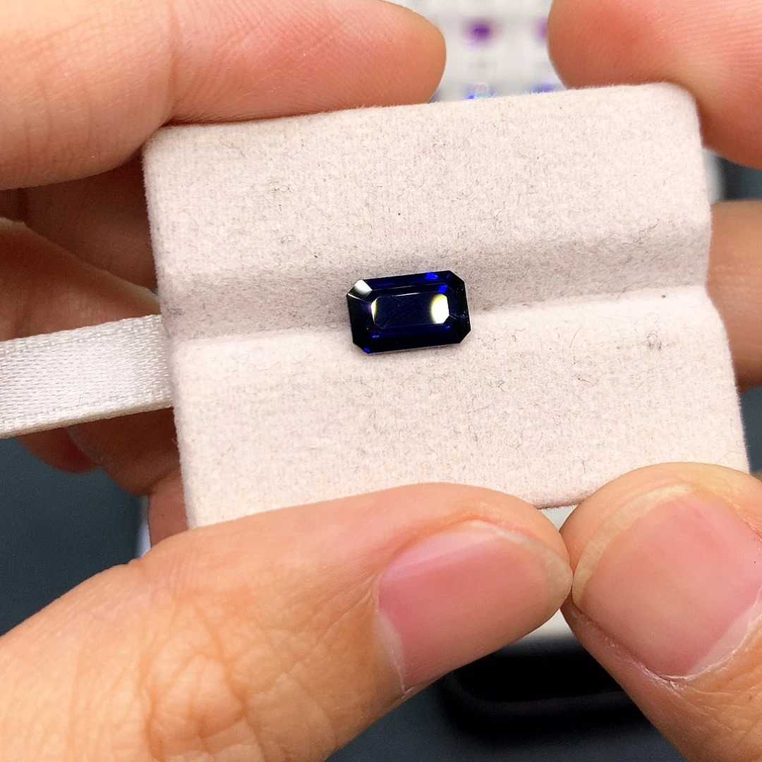 蓝宝石裸石未镶嵌魁*2.02克拉皇家蓝