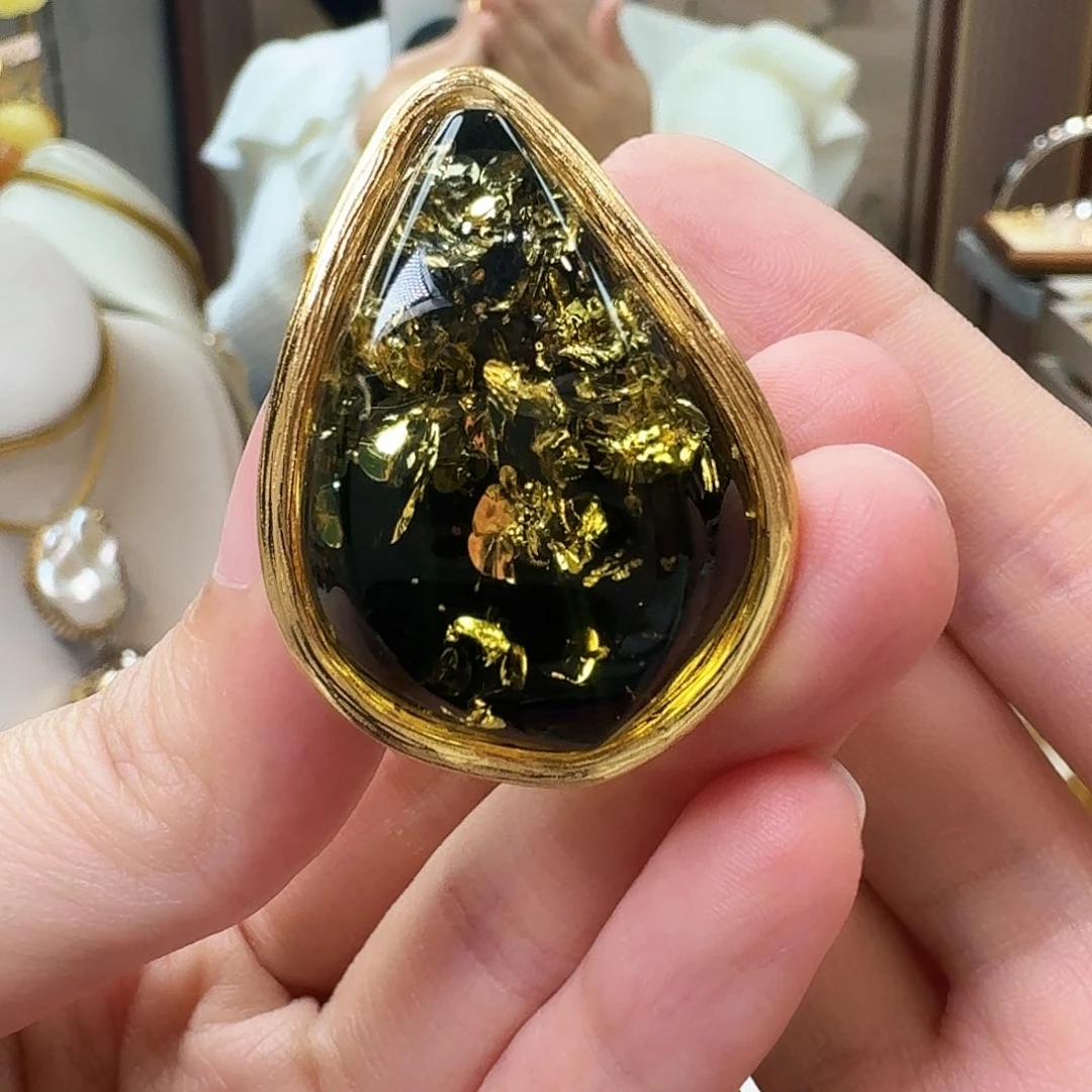 琥珀未镶嵌颈饰戒指