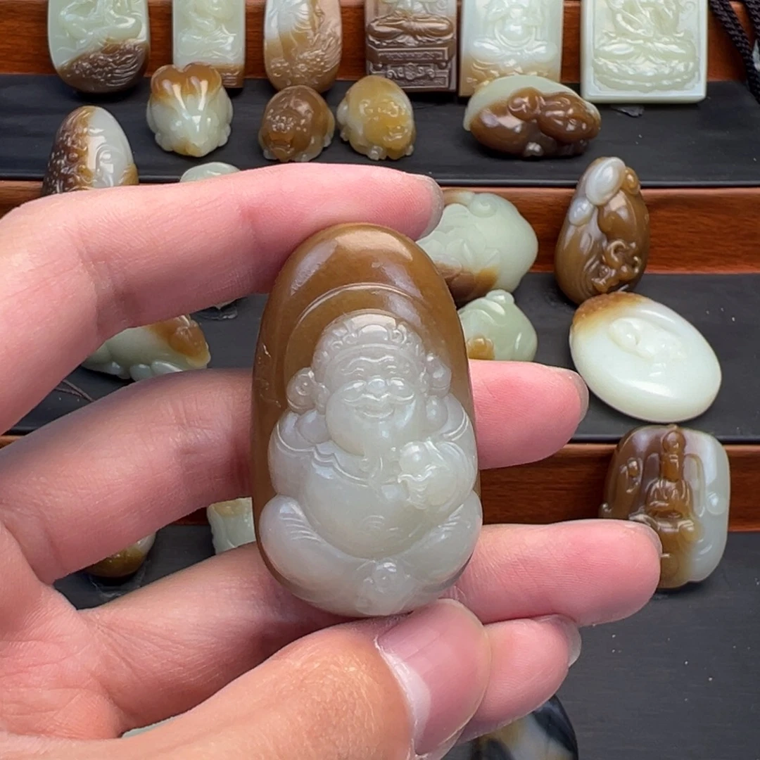 熙***宝和田玉（糖玉）未镶嵌颈饰