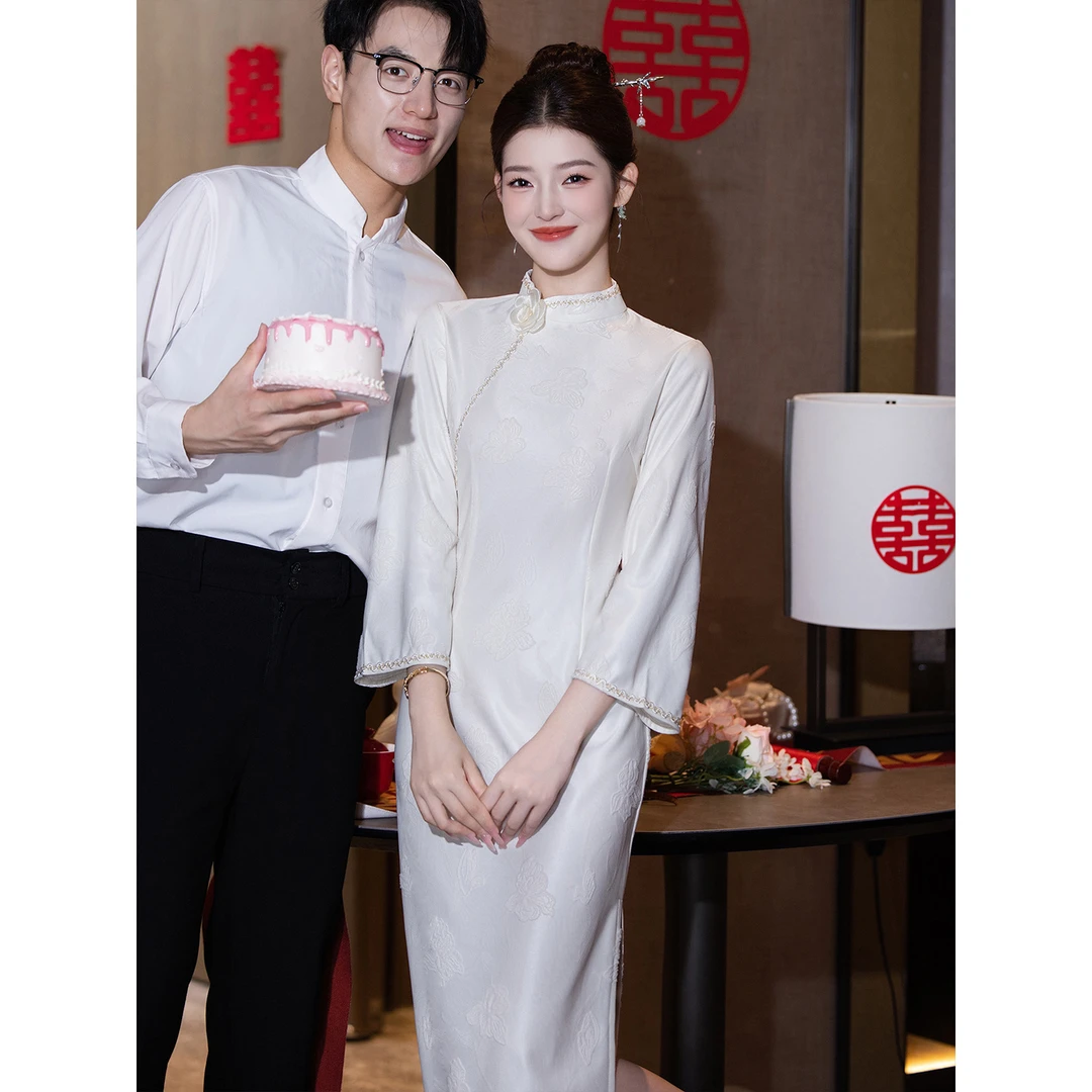 白色领证登记旗袍2025年新款优雅蕾丝复古年轻款订婚绝美连衣裙女