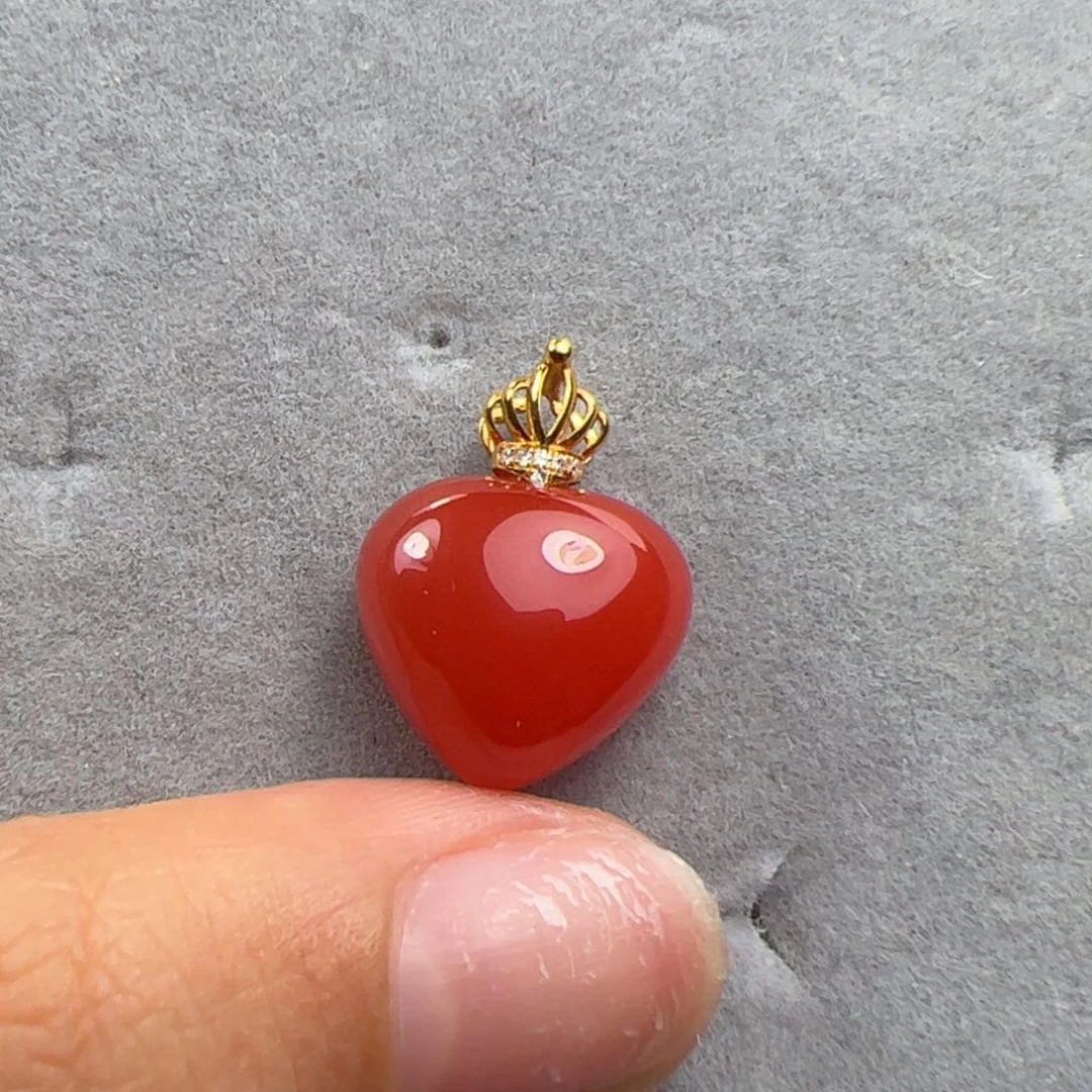 18K金镶嵌吊坠南红玛瑙