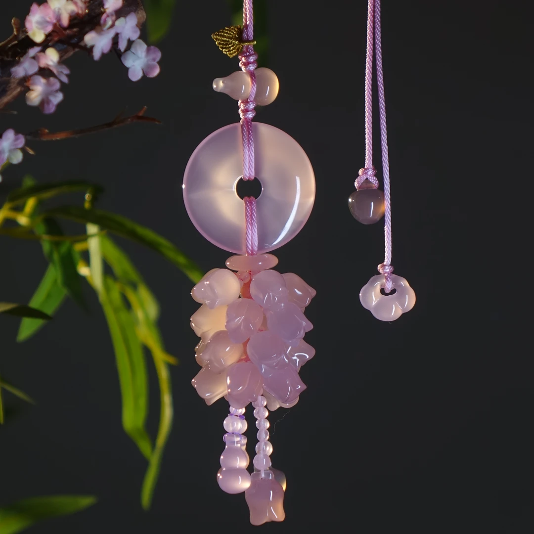 樱花粉平安扣-简约大气天然玉石车挂