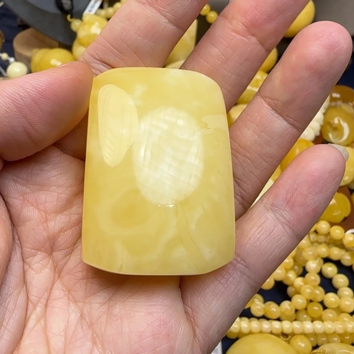 如***心蜜蜡颈饰未镶嵌天然蜜蜡