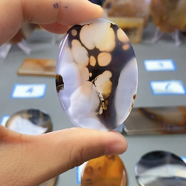 玛瑙/玉髓未镶嵌珠宝半成品