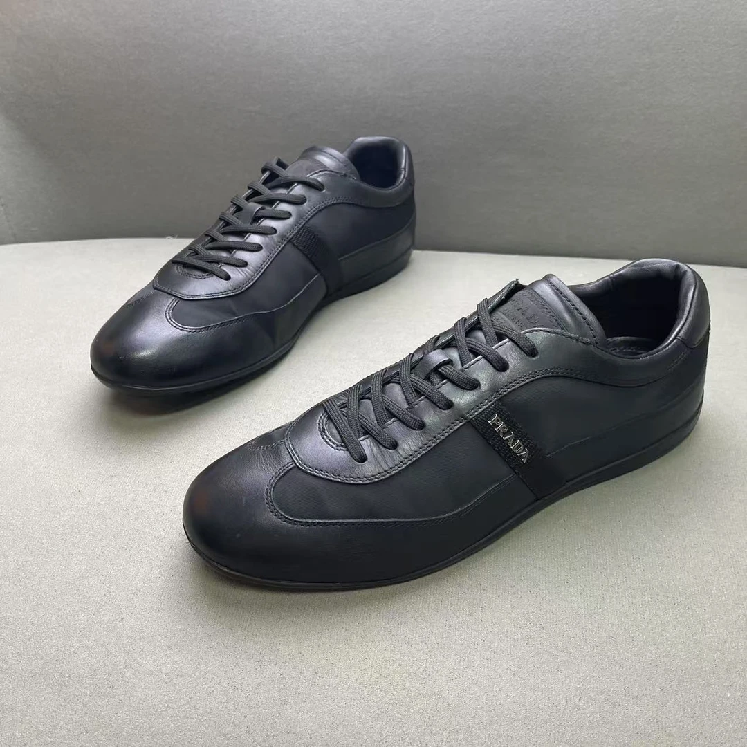 95新 Prada/普拉达 黑色时尚舒适皮革尼龙拼接透气低帮板鞋 41码