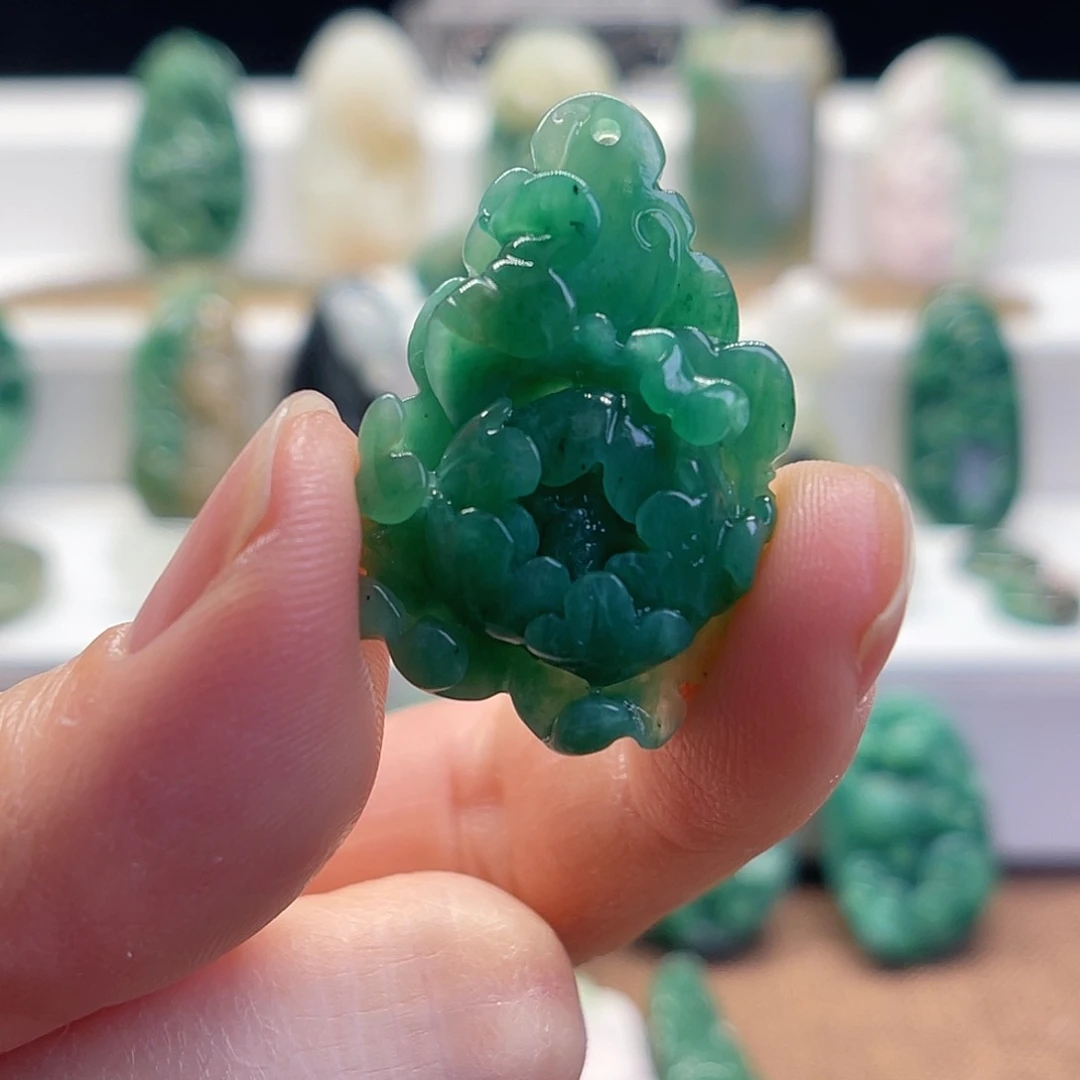 独山玉未镶嵌颈饰