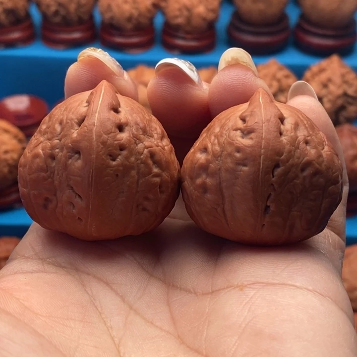 核桃精品文玩核桃手捻寿桃