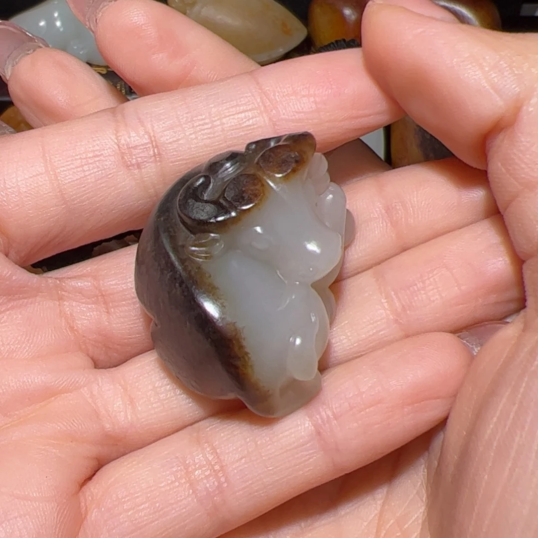 低***调和田玉未镶嵌颈饰