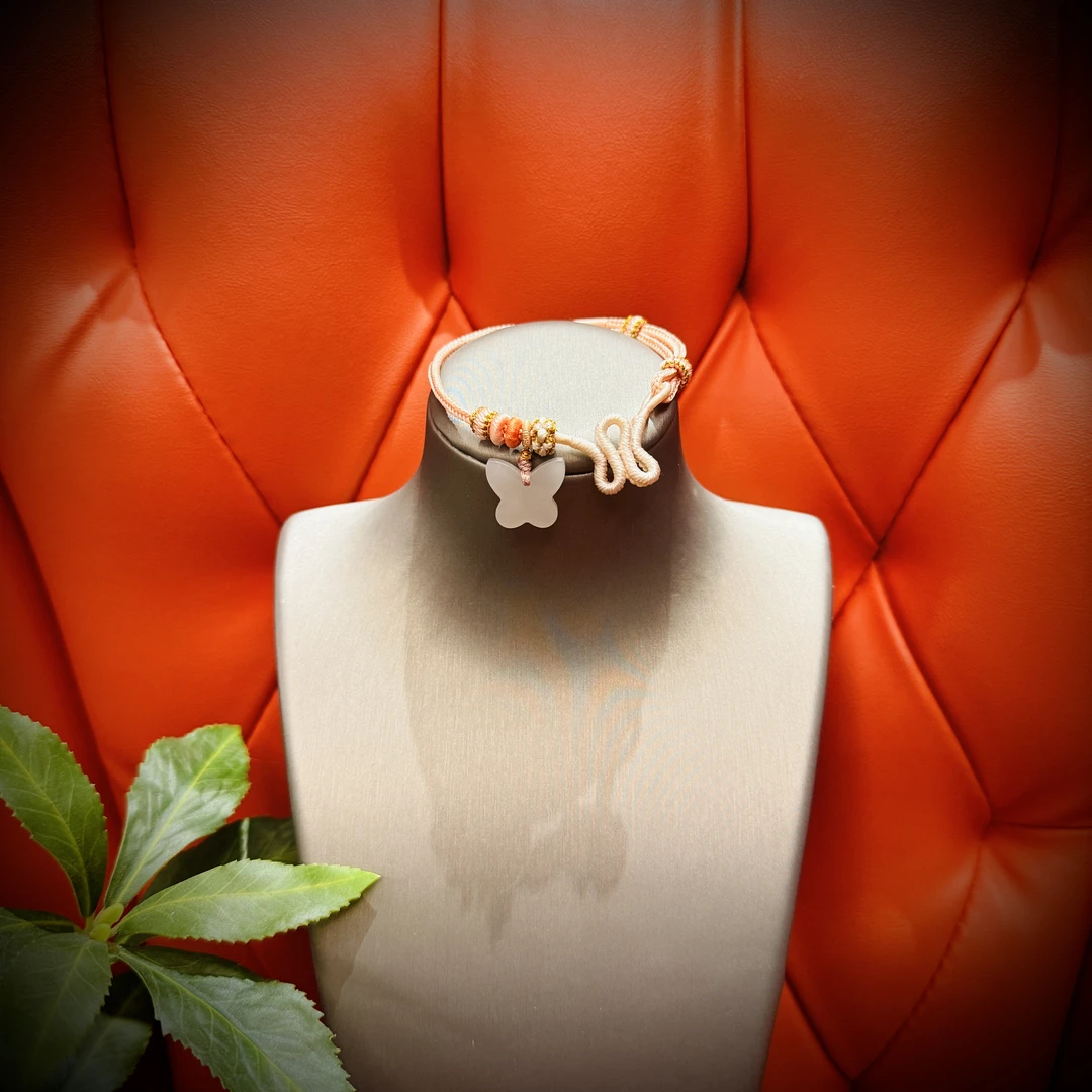 壹屿珠宝 022146   和田玉典藏蝴蝶手饰