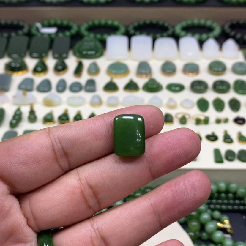 【闪购商品】颈饰未镶嵌和田玉（碧玉）