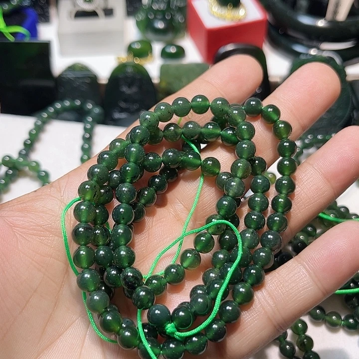 越***9蛇纹石玉未镶嵌颈饰