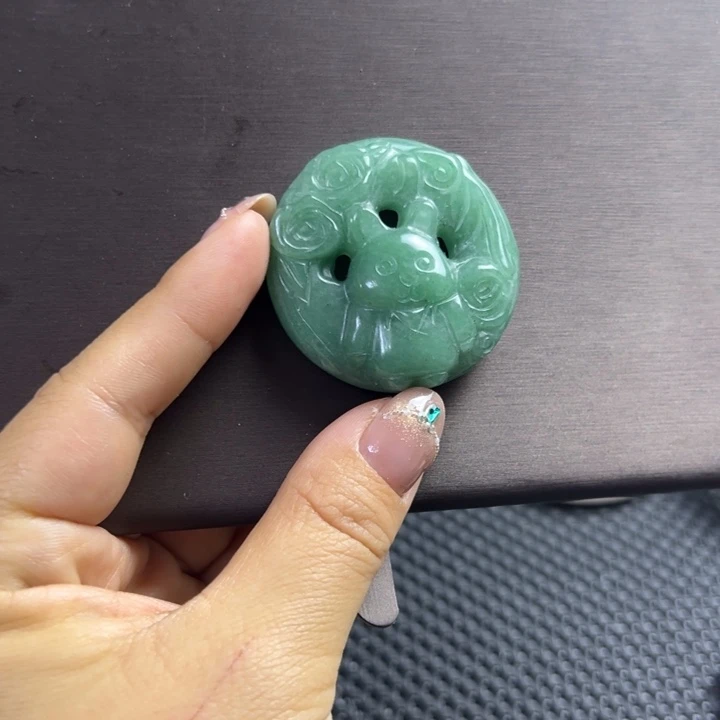 石英岩玉未镶嵌手镯