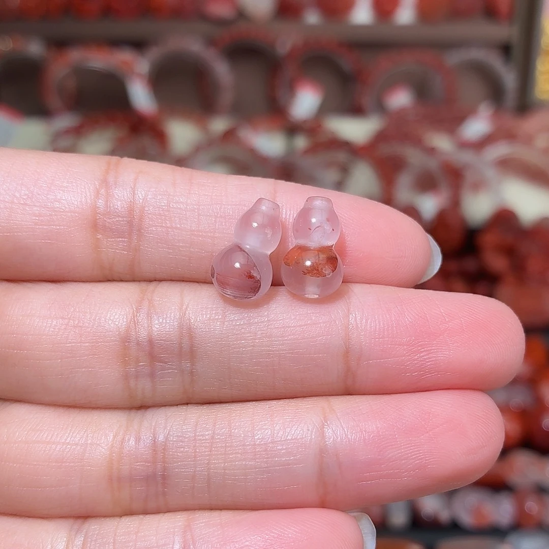 南红玛瑙未镶嵌颈饰通孔葫芦一对