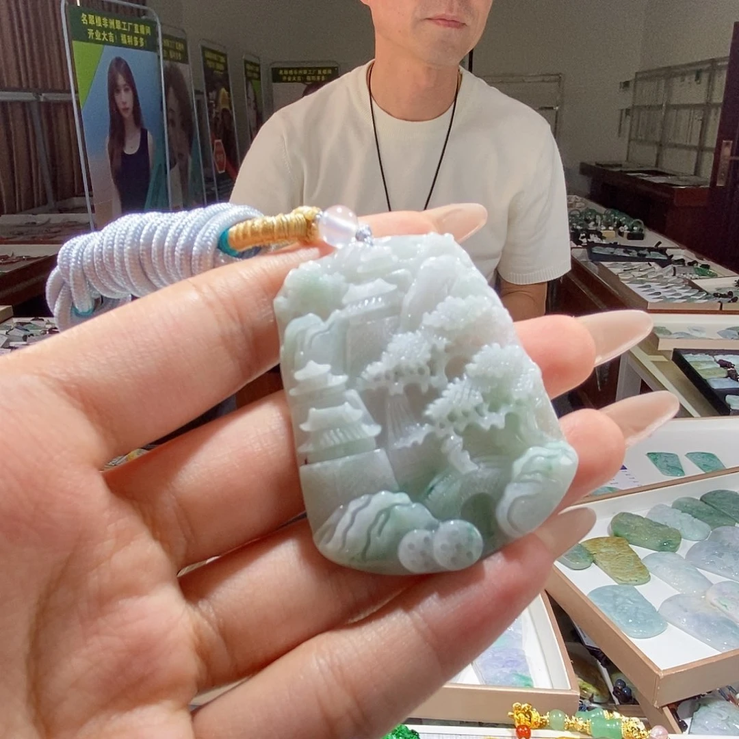 翡翠未镶嵌颈饰翡翠