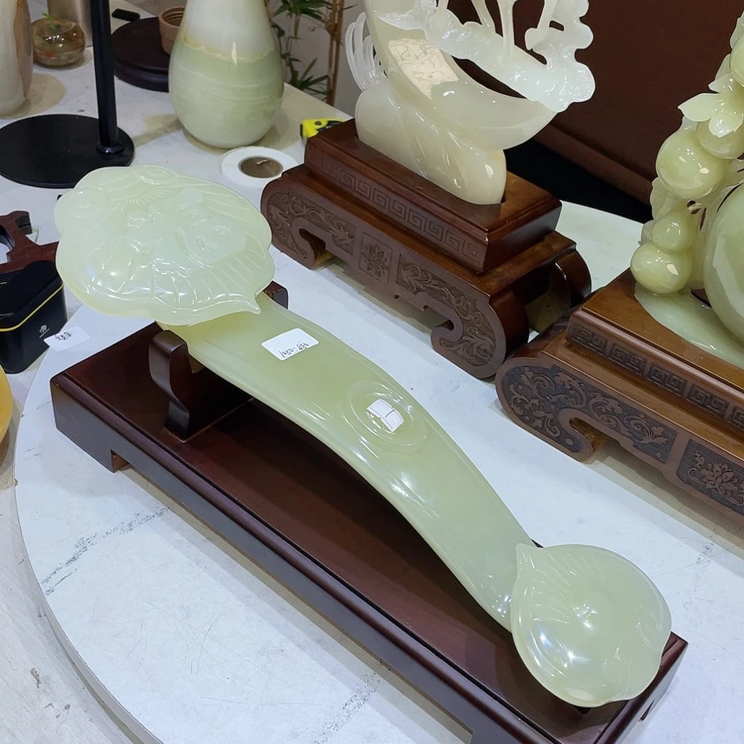 玉精品天然玉石如意摆件