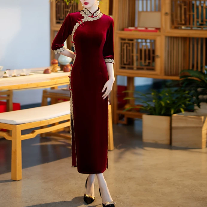 优雅金丝绒妈妈装国风长款改良旗袍2025新款女复古长袖走秀款春秋