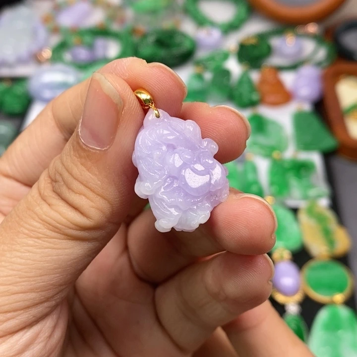 颈饰未镶嵌翡翠吊坠