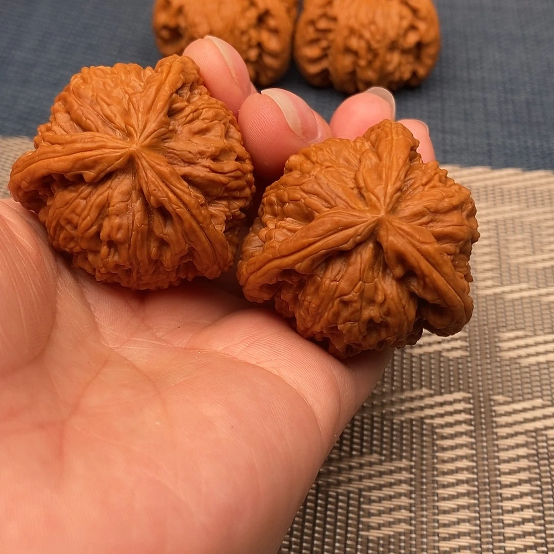 高***学吊坠文玩核桃三棱