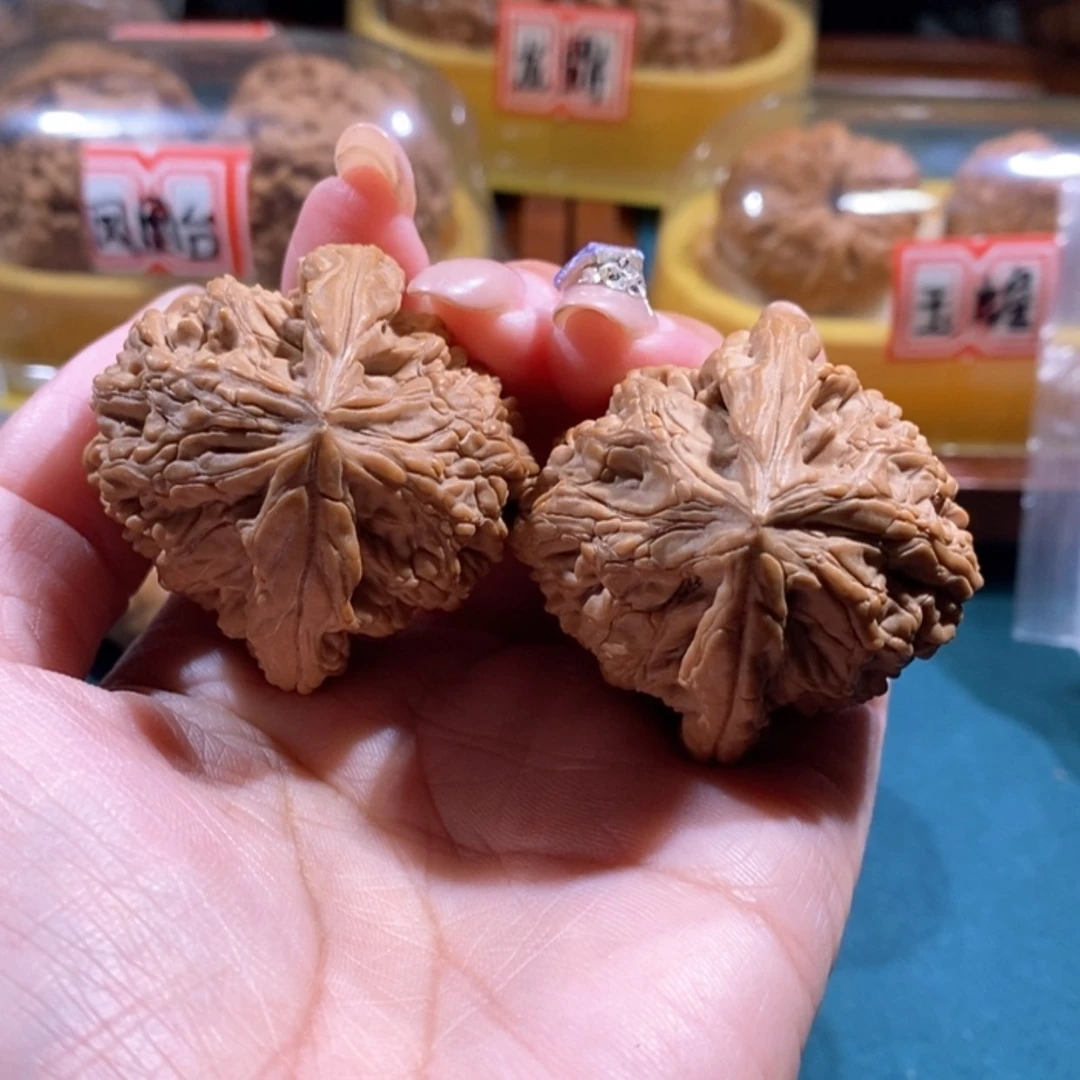 【闪购商品】文玩核桃吊坠飞*虎头王