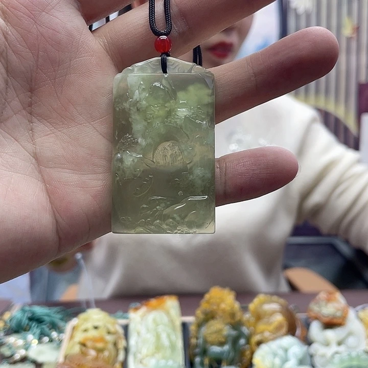 蛇纹石玉未镶嵌颈饰