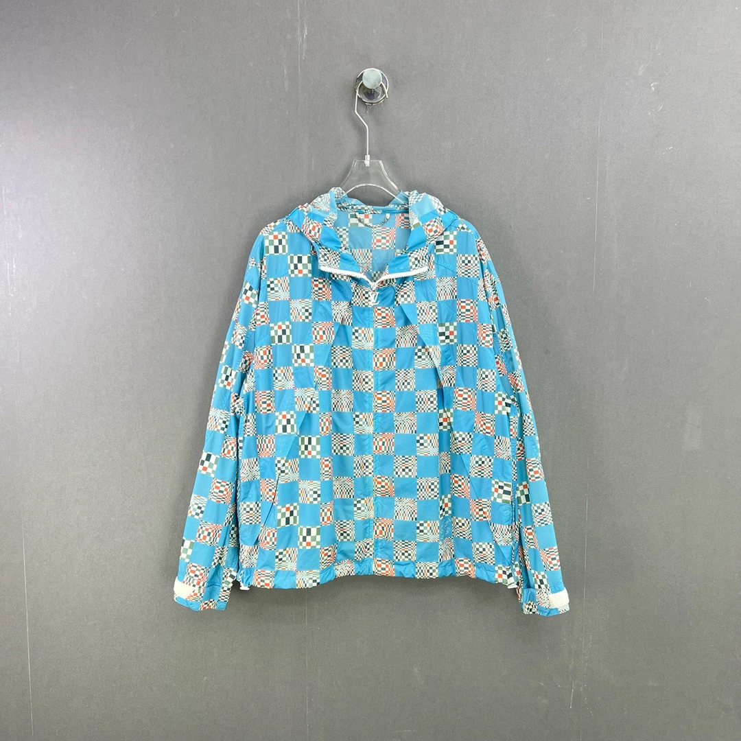 99新 LouisVuitton/路易威登 46码/棋盘格拉链连帽防晒衣/9671213