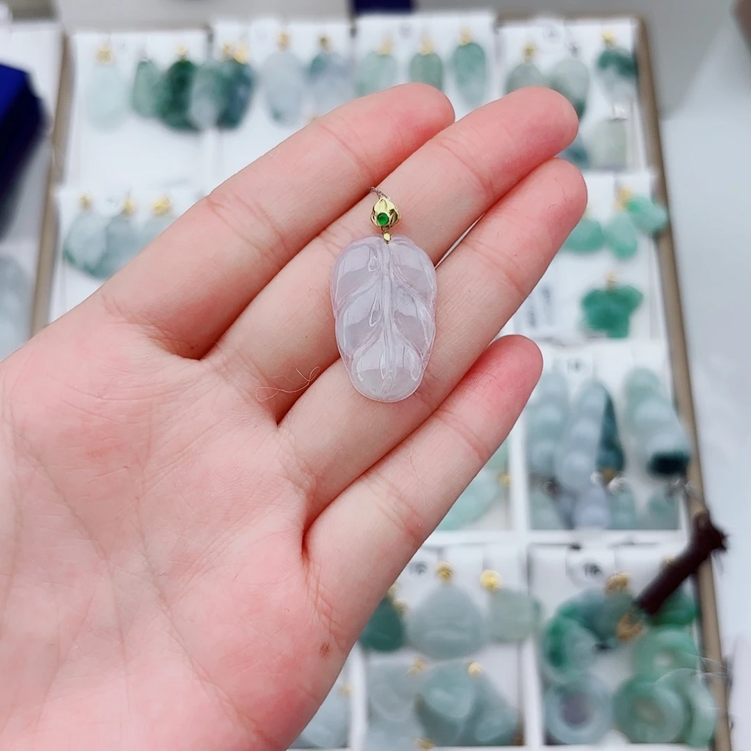 翡翠颈饰18K金镶嵌l*i叶子