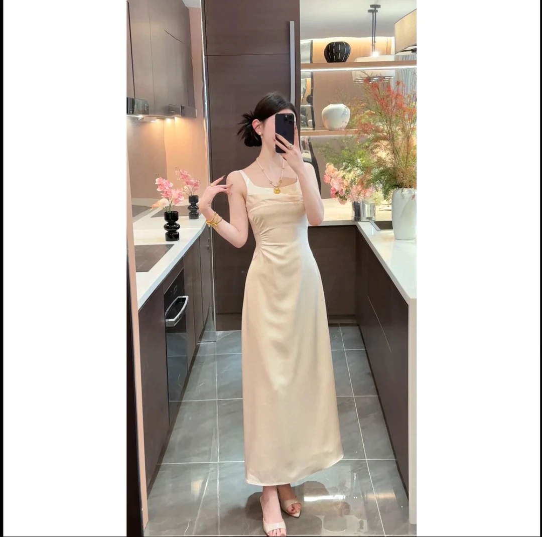 周粥女装铭顺-【月光】2025新款气质缎面收腰连衣裙JJC5LYQ0814