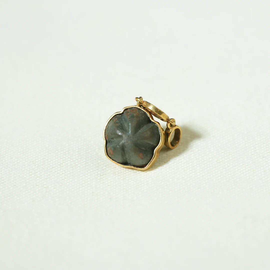 明早期天铁花型吊坠（9k后镶嵌）【古珠精选】AAXXY250107035