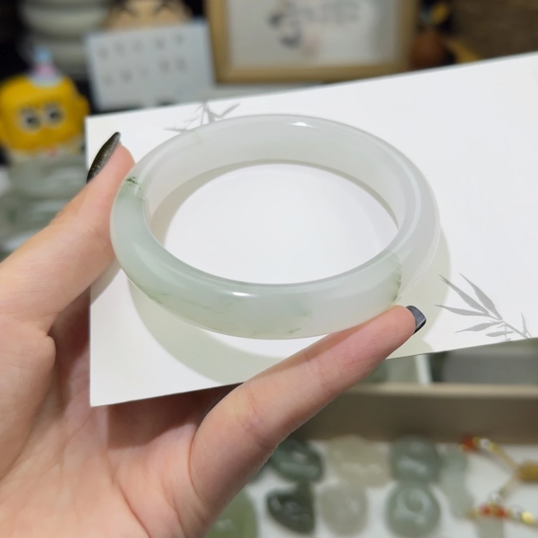 石英质玉（天山翠）未镶嵌手镯60圈口