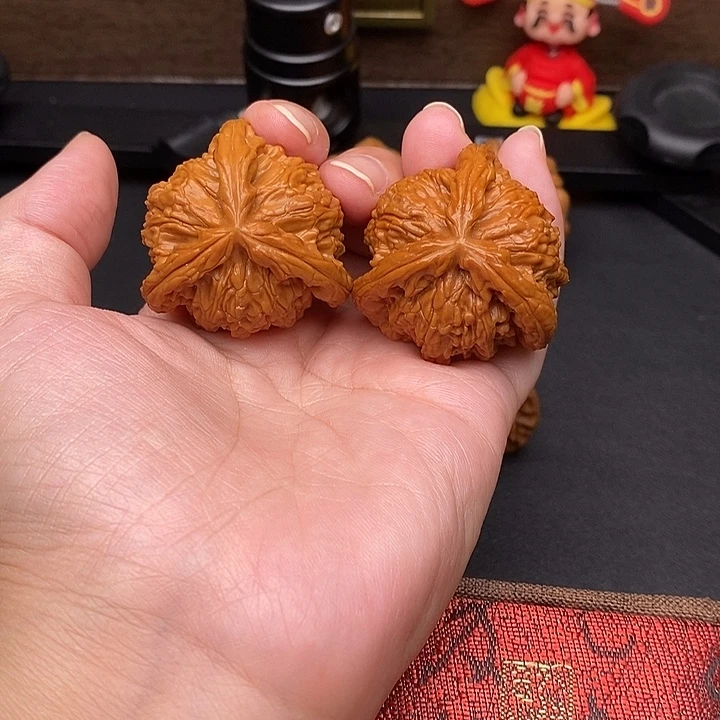 大***飞把件文玩核桃白奔