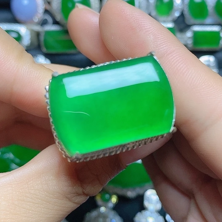 未镶嵌挂件翡翠马鞍