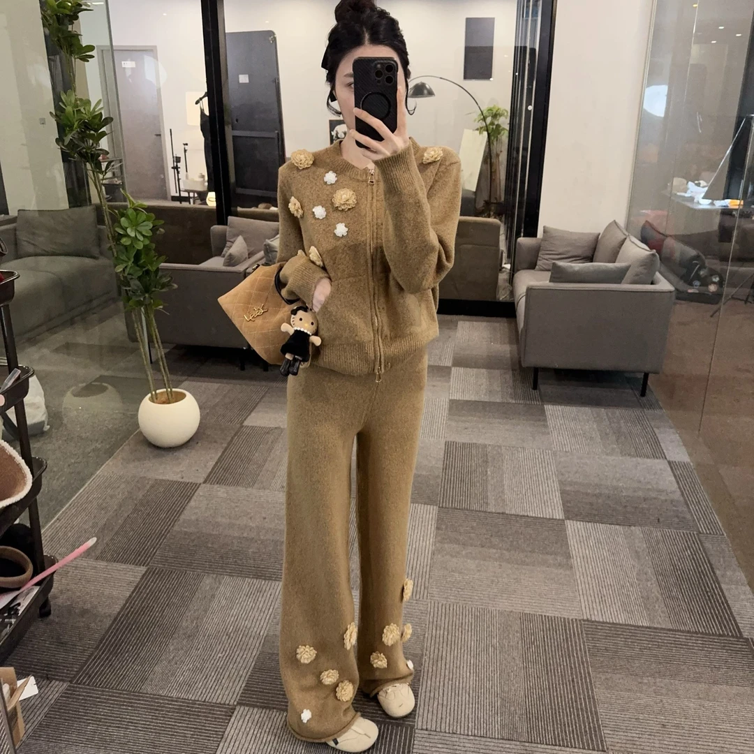 【OS&oneshow】设计感拉链立体花外套冬季时尚休闲穿搭阔腿裤两件套