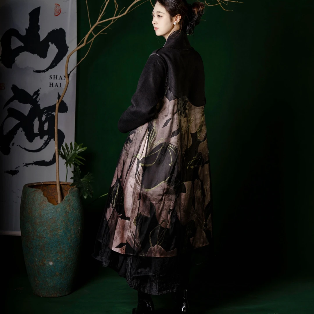 【大海轻奢】W23742新款黑色满花刺绣拼纱设计师款时尚大衣