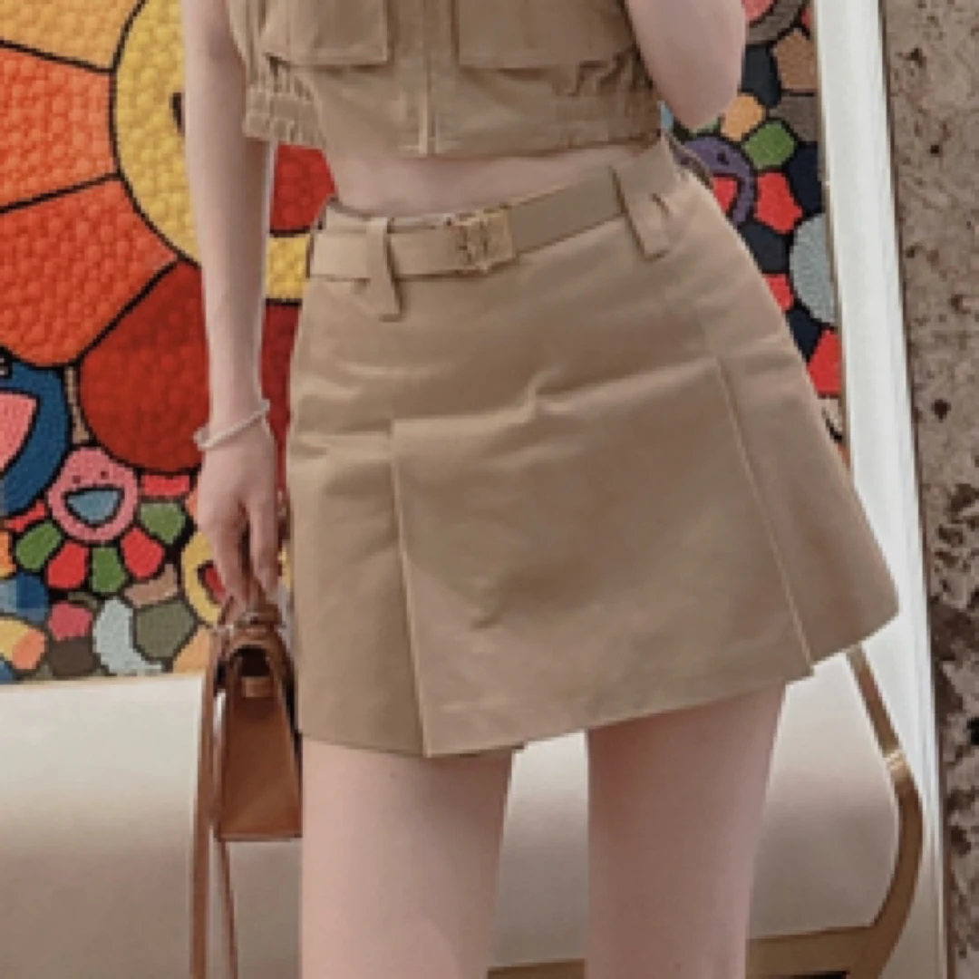 99新 AMIRI   MiuMiu /W118036/SS23卡其色短裙/尺码40