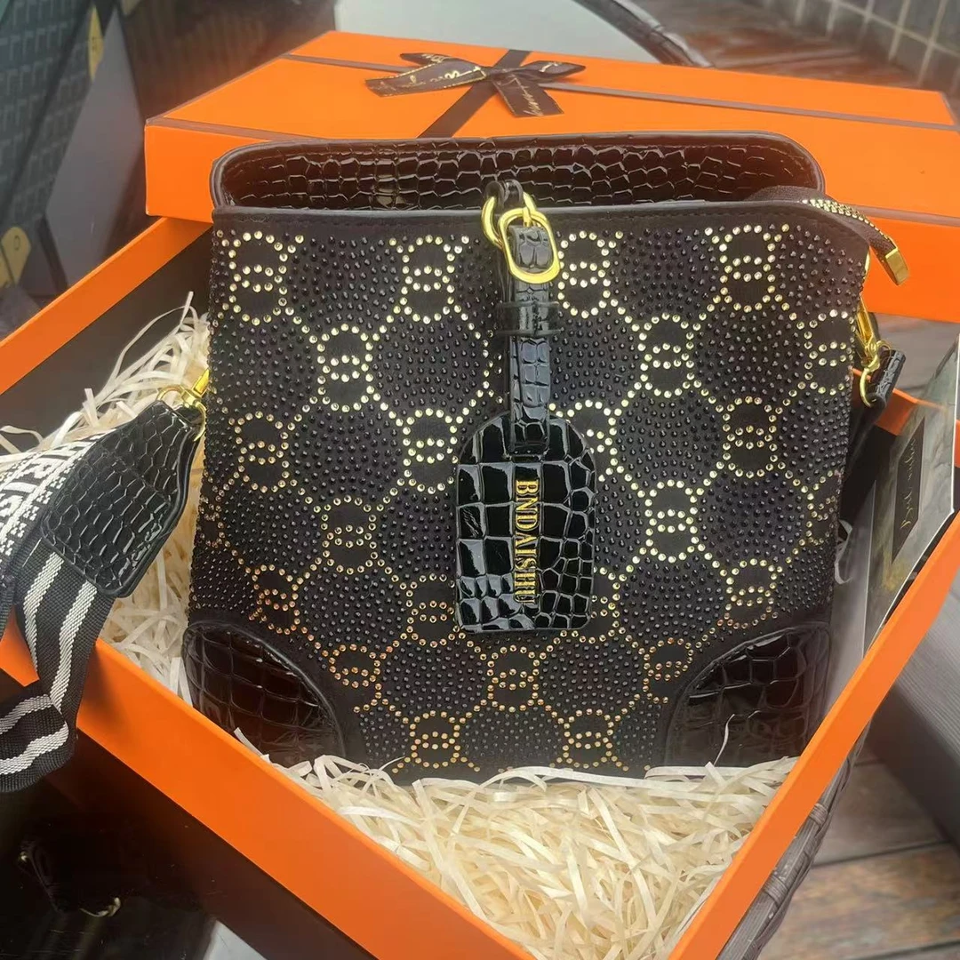 新款时尚单间包女士斜挎包氛围感女包A10