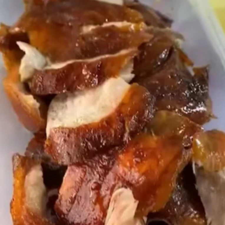 新鲜出炉的烤鸭！非常香！