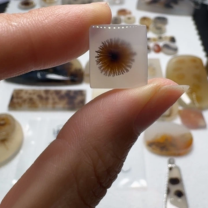 玛瑙/玉髓未镶嵌摆件