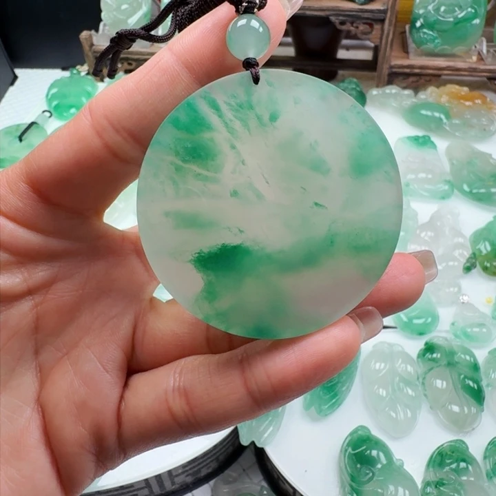 石英质玉未镶嵌颈饰笨****4