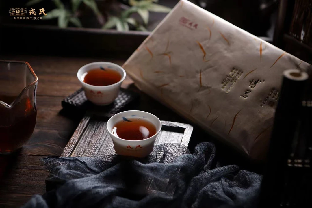 戎氏•博君  熟普 1000克/砖 ，存放多年，无凭证，介意勿拍
