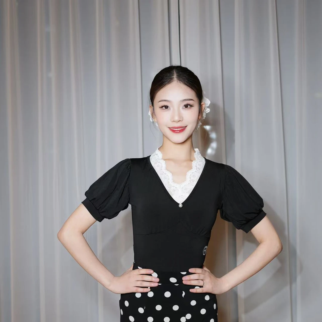 Fairy蕾丝边小香风短袖摩登连体衣珍珠点缀（自带胸垫底裤）