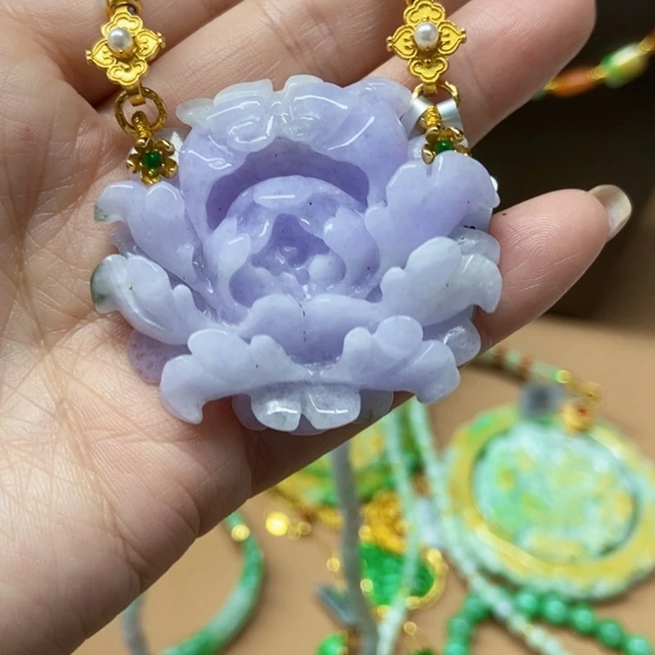 翡翠未镶嵌颈饰吊坠