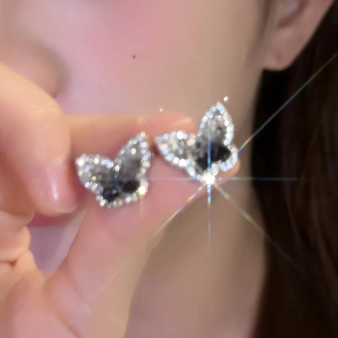 铜合金耳饰 新款小众独特耳饰品精致蝴蝶耳钉黑色高级感气质耳环