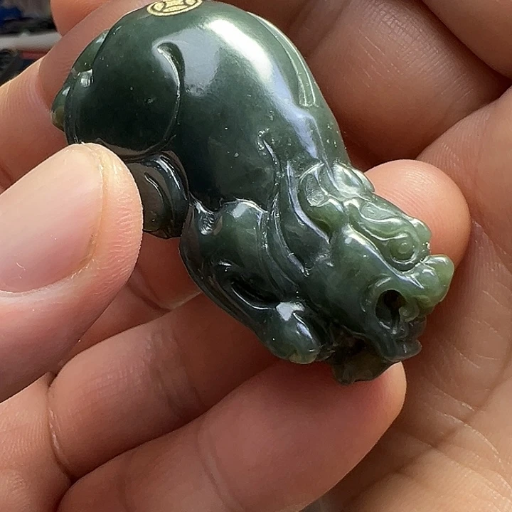 和田玉未镶嵌颈饰貔貅手把件挂件