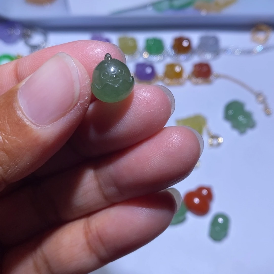 颈饰未镶嵌翡翠六***中