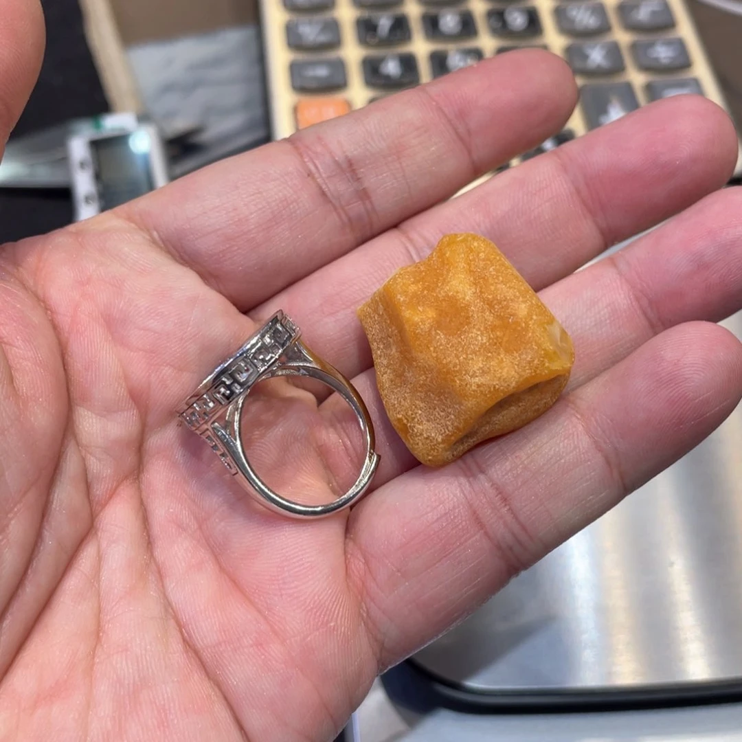 定制琥珀未镶嵌蜜蜡